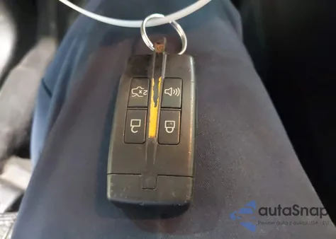 2010 Ford Taurus Sho z USA, uszkodzony, nr VIN 1FAHP2KT9AG153251